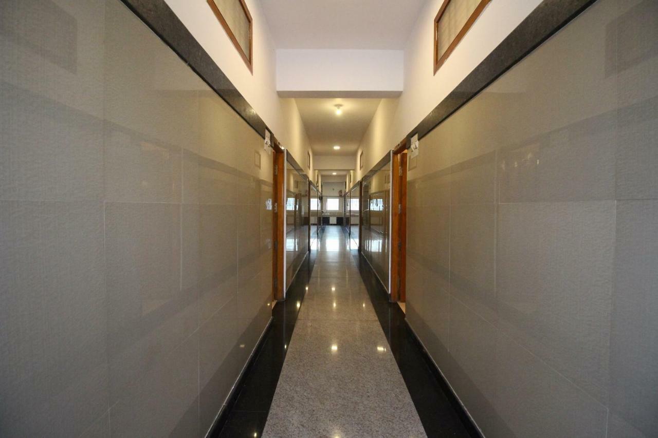 Oyo Flagship 30734 Jeevan Lodge Shimoga Exterior foto