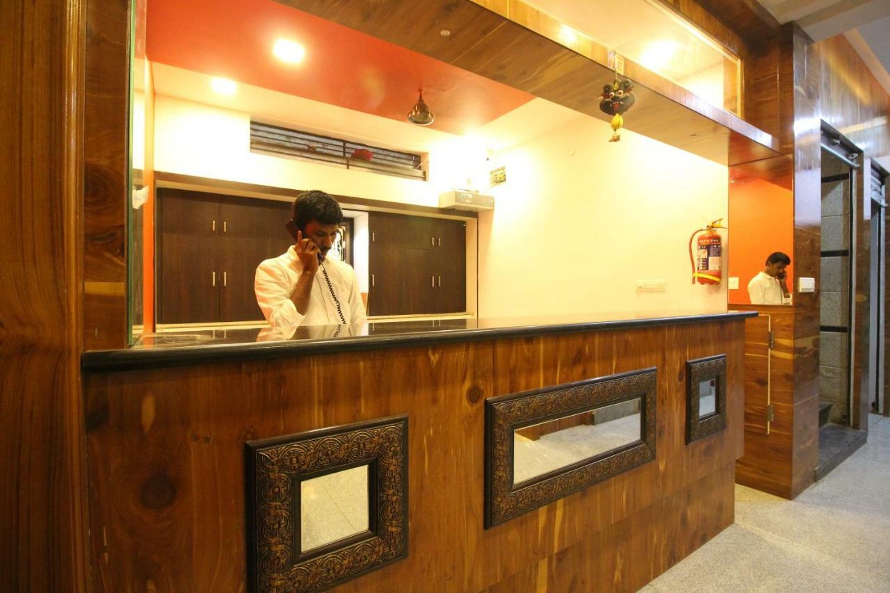 Oyo Flagship 30734 Jeevan Lodge Shimoga Exterior foto