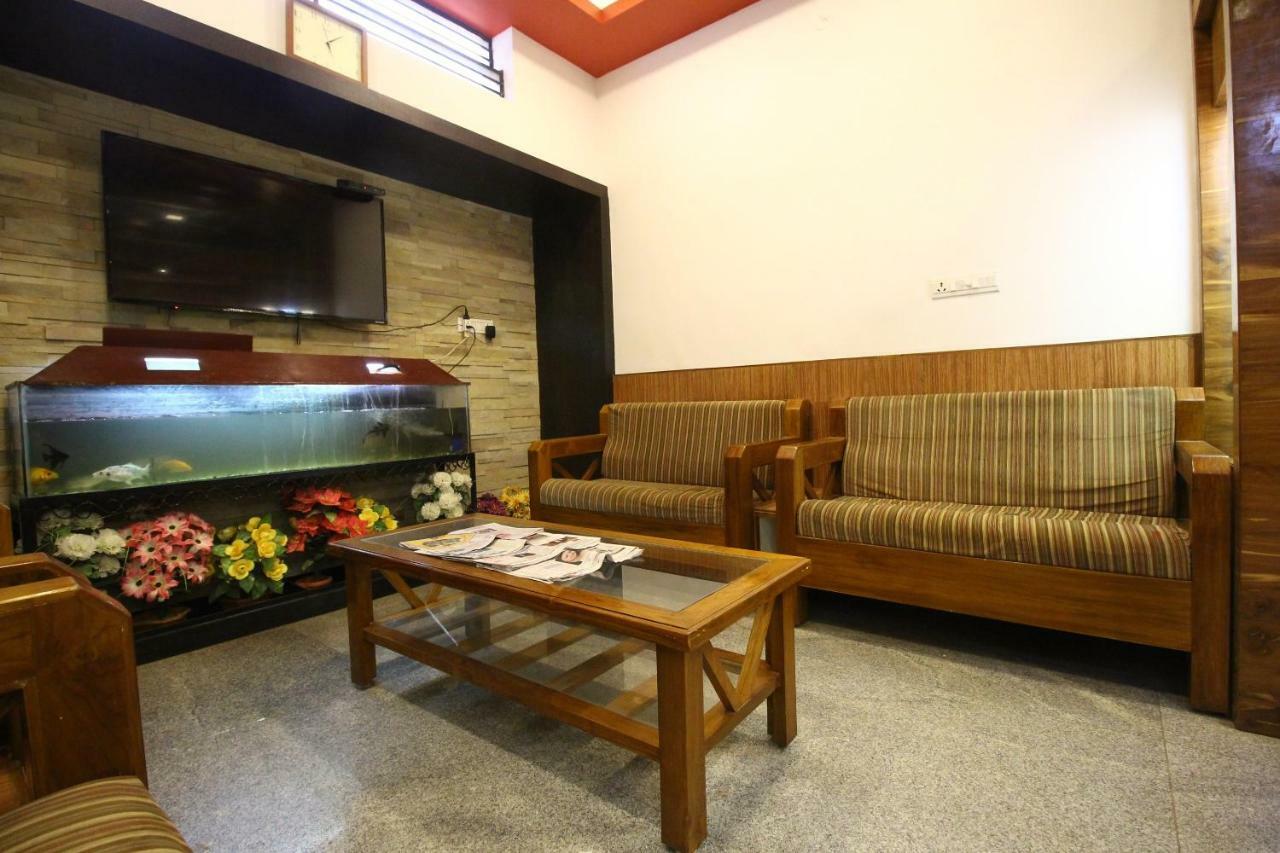 Oyo Flagship 30734 Jeevan Lodge Shimoga Exterior foto